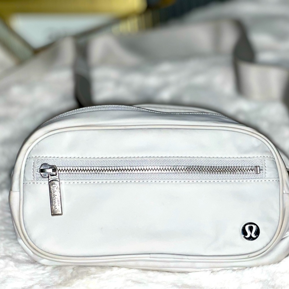Lululemon Wanderlust Crossbody bag